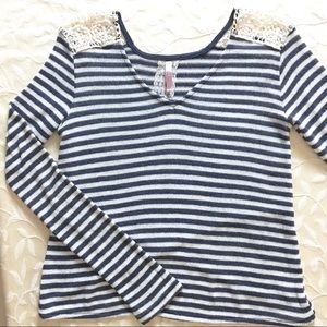 Mauve Top Womens Small Blue White Striped Long Sleeve Cute Soft Stretchy Casual